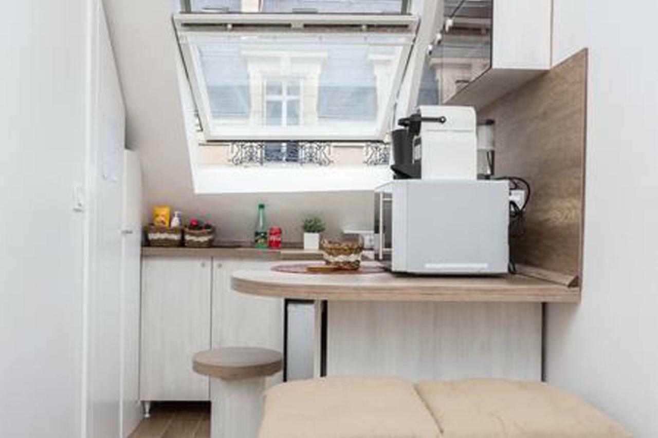 *** Champs Elysees Studio Apartment Париж Екстериор снимка