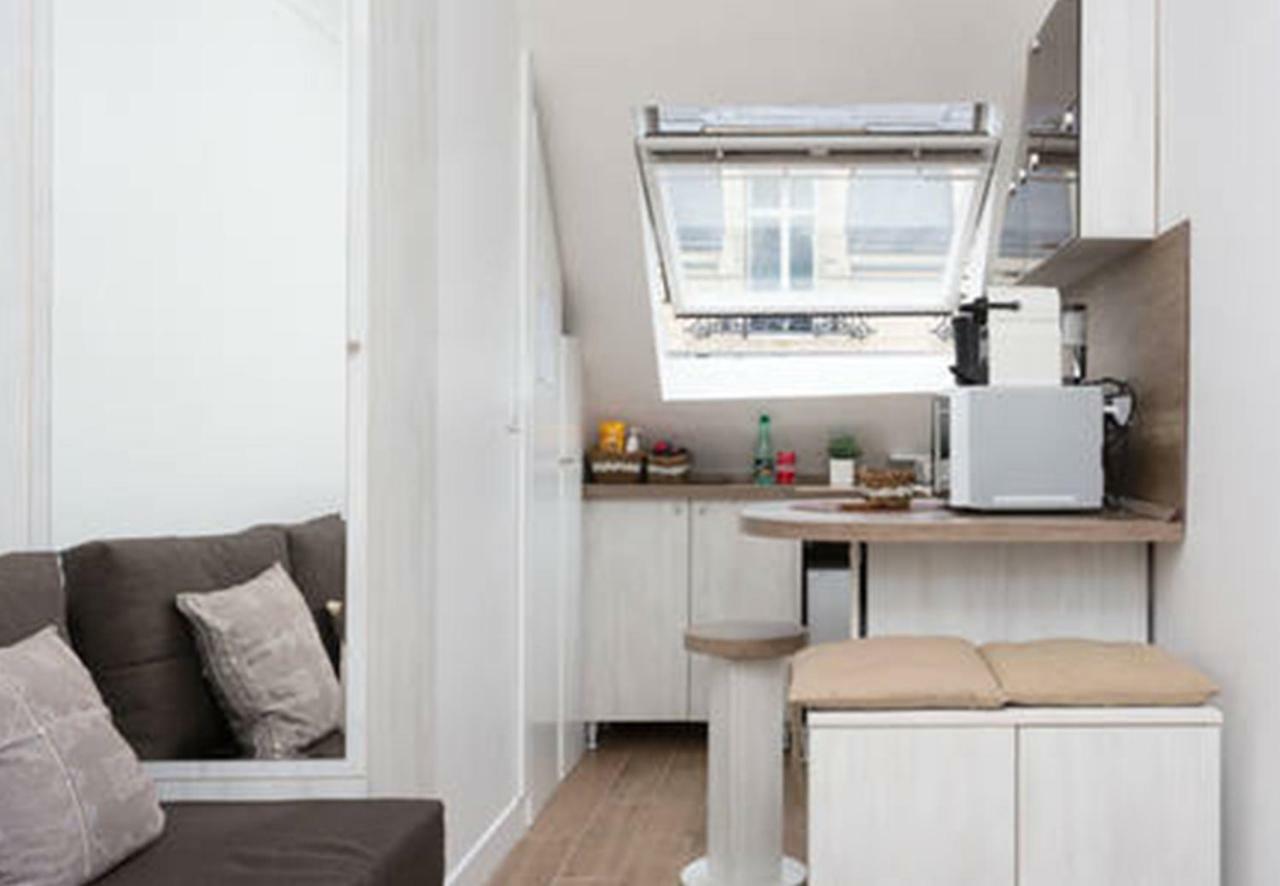*** Champs Elysees Studio Apartment Париж Екстериор снимка